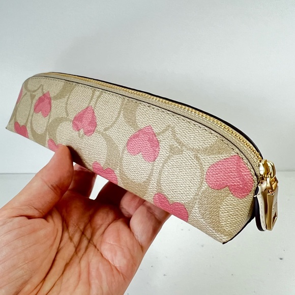 Coach Pencil Case In Signature Canvas With Heart Print NWT - Picture 2 of 5